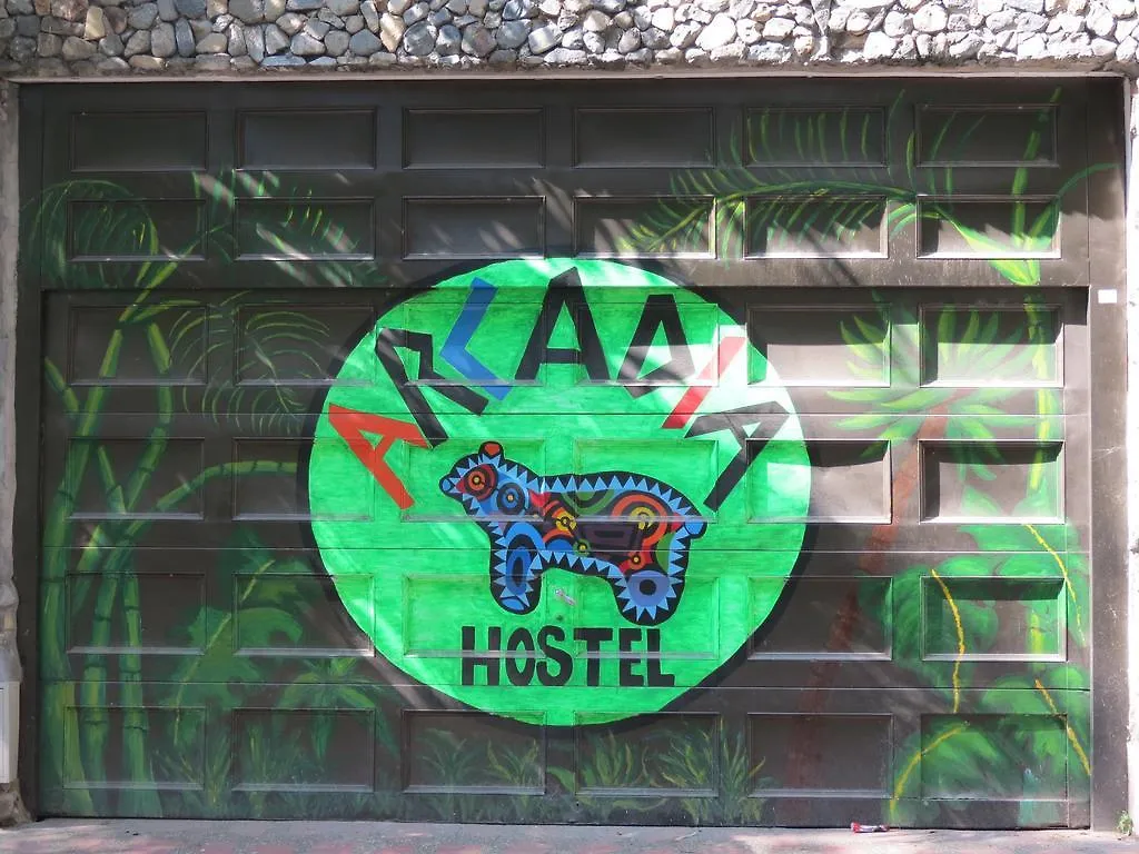 Arcadia Hostel מדיין